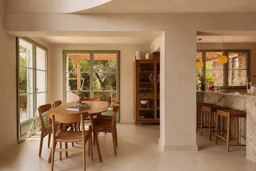 Open-plan kitchen and dining table