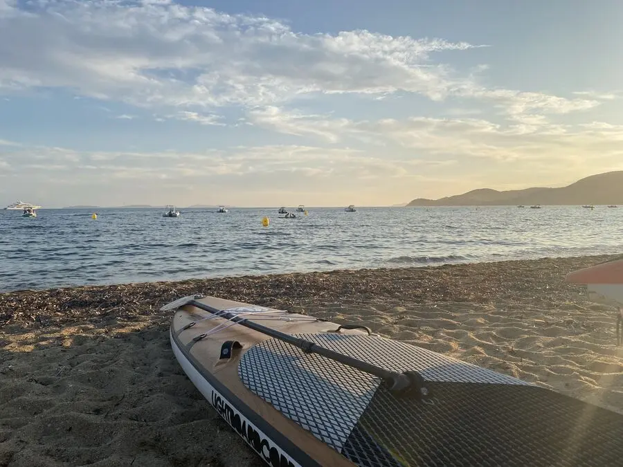 Paddleboard on the beach